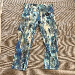 Lululemon size 6 running/workout Leggings